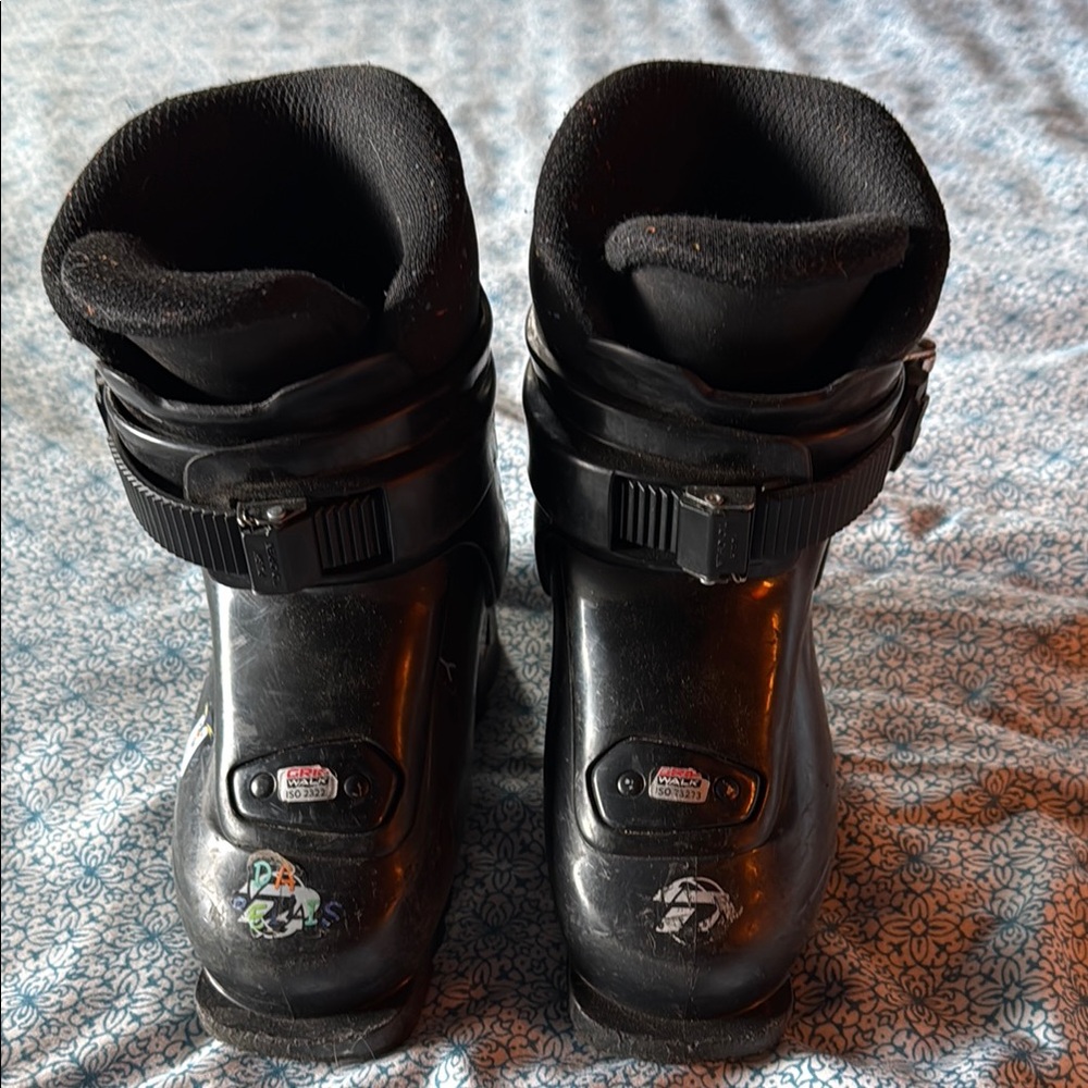 Kids Black Ski Boots 17.5
